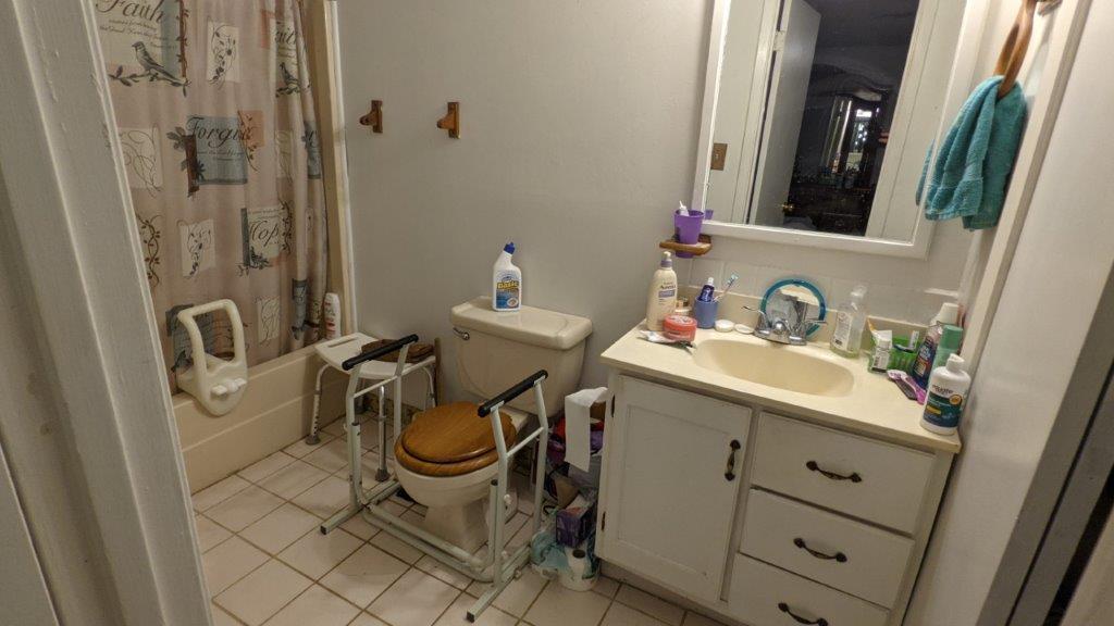 NO RECORDED SUBDIVISION - Residential