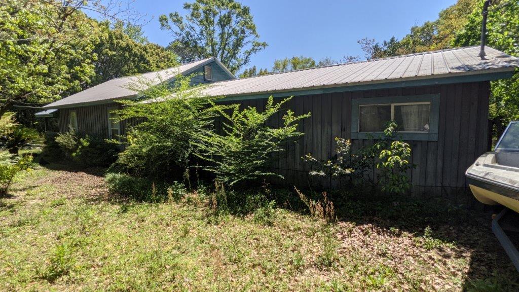 NO RECORDED SUBDIVISION - Residential