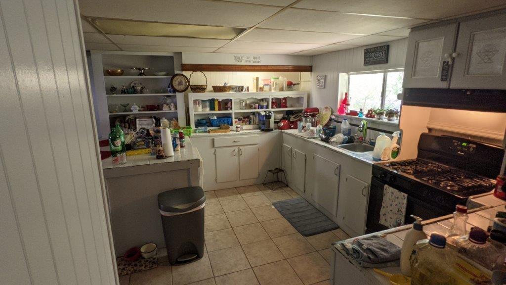 NO RECORDED SUBDIVISION - Residential