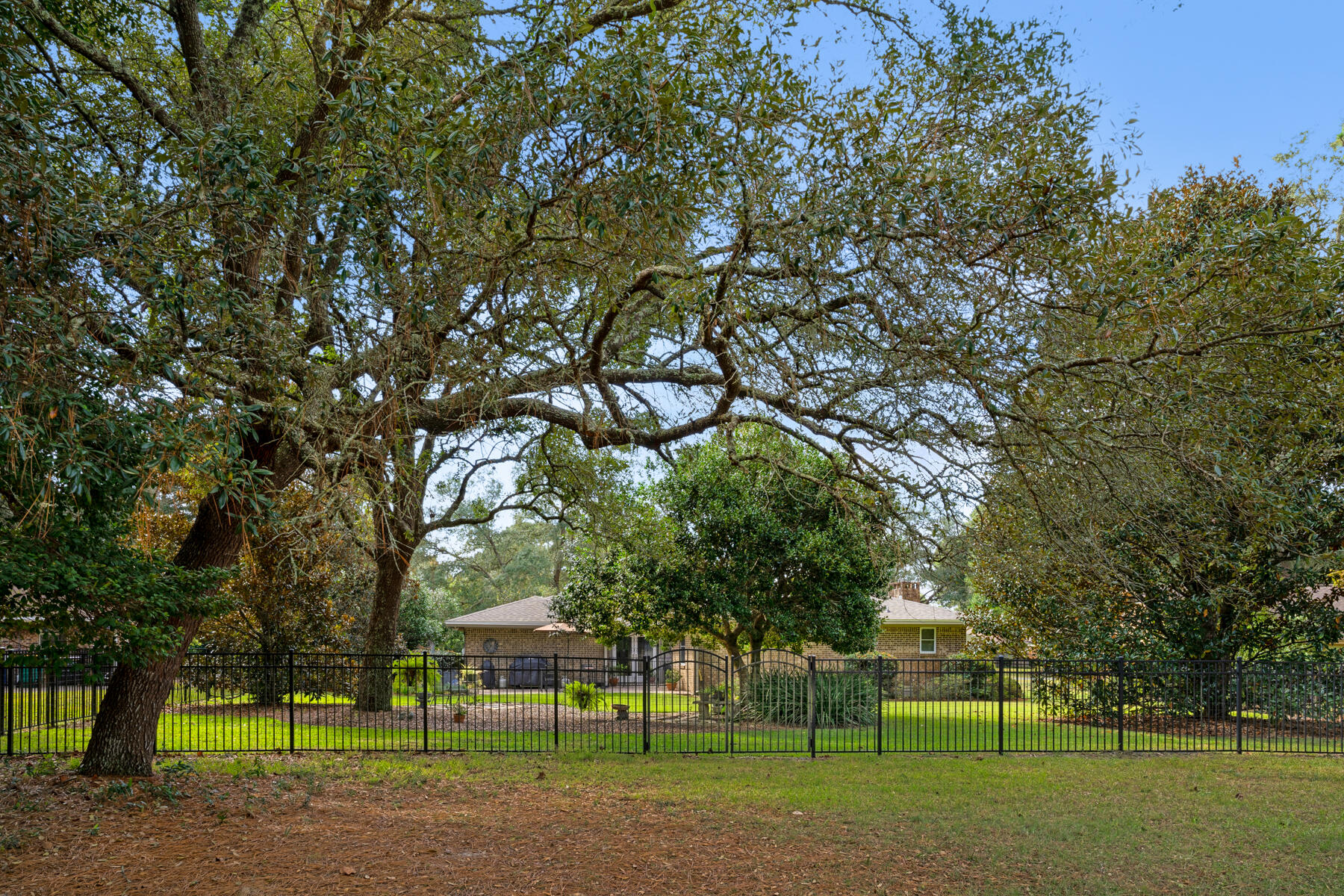 ROCKY BAYOU COUNTRY CLUB ESTATES 1 - Residential
