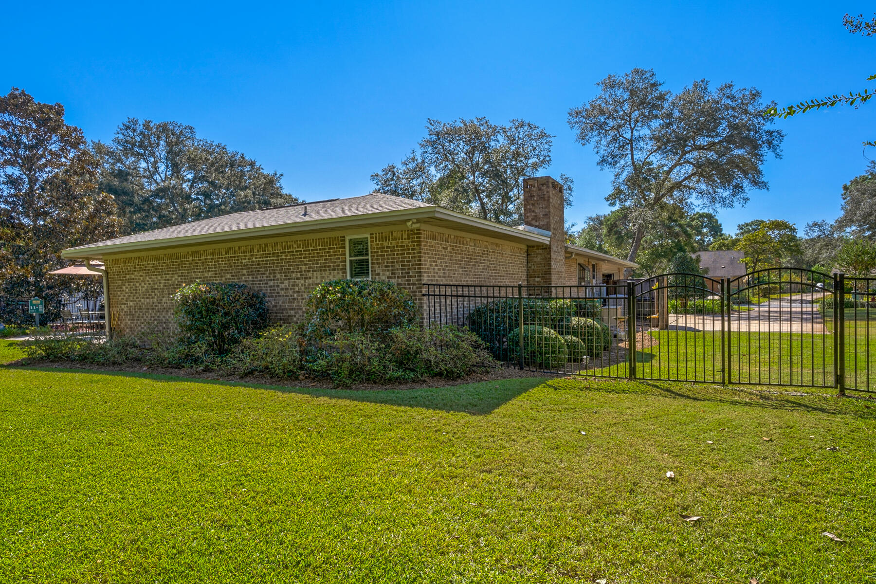 ROCKY BAYOU COUNTRY CLUB ESTATES 1 - Residential