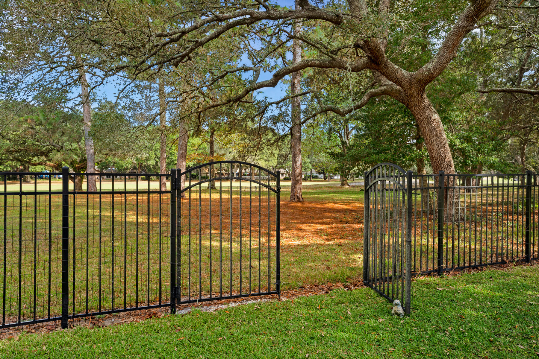 ROCKY BAYOU COUNTRY CLUB ESTATES 1 - Residential