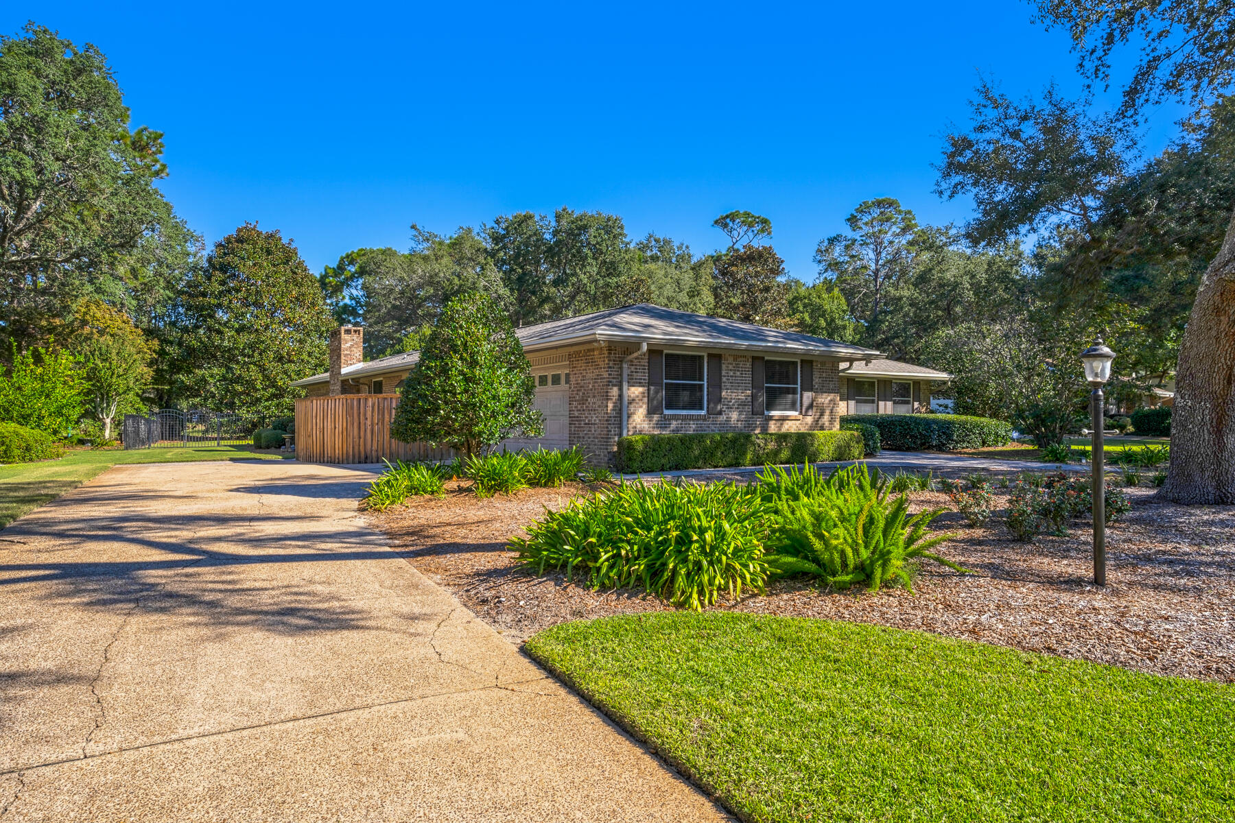 ROCKY BAYOU COUNTRY CLUB ESTATES 1 - Residential