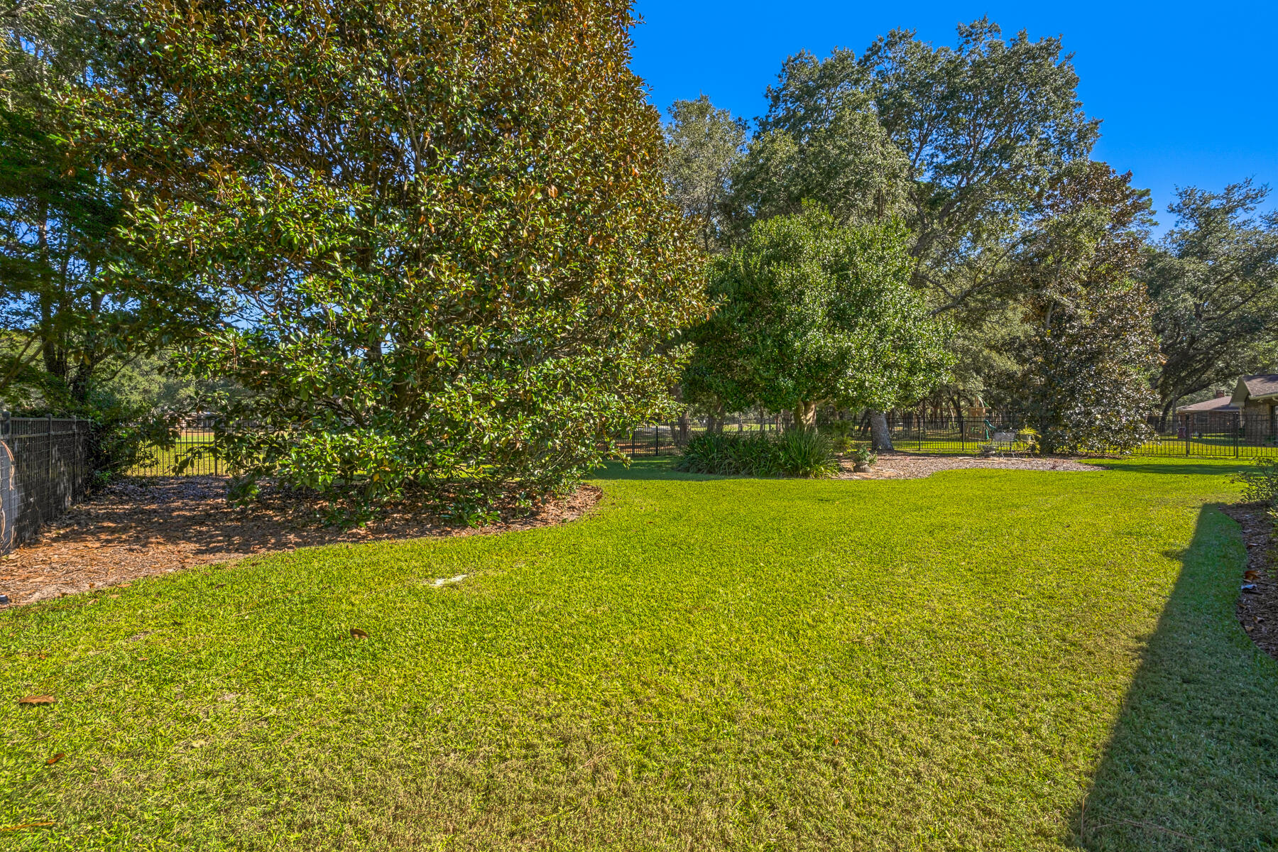 ROCKY BAYOU COUNTRY CLUB ESTATES 1 - Residential