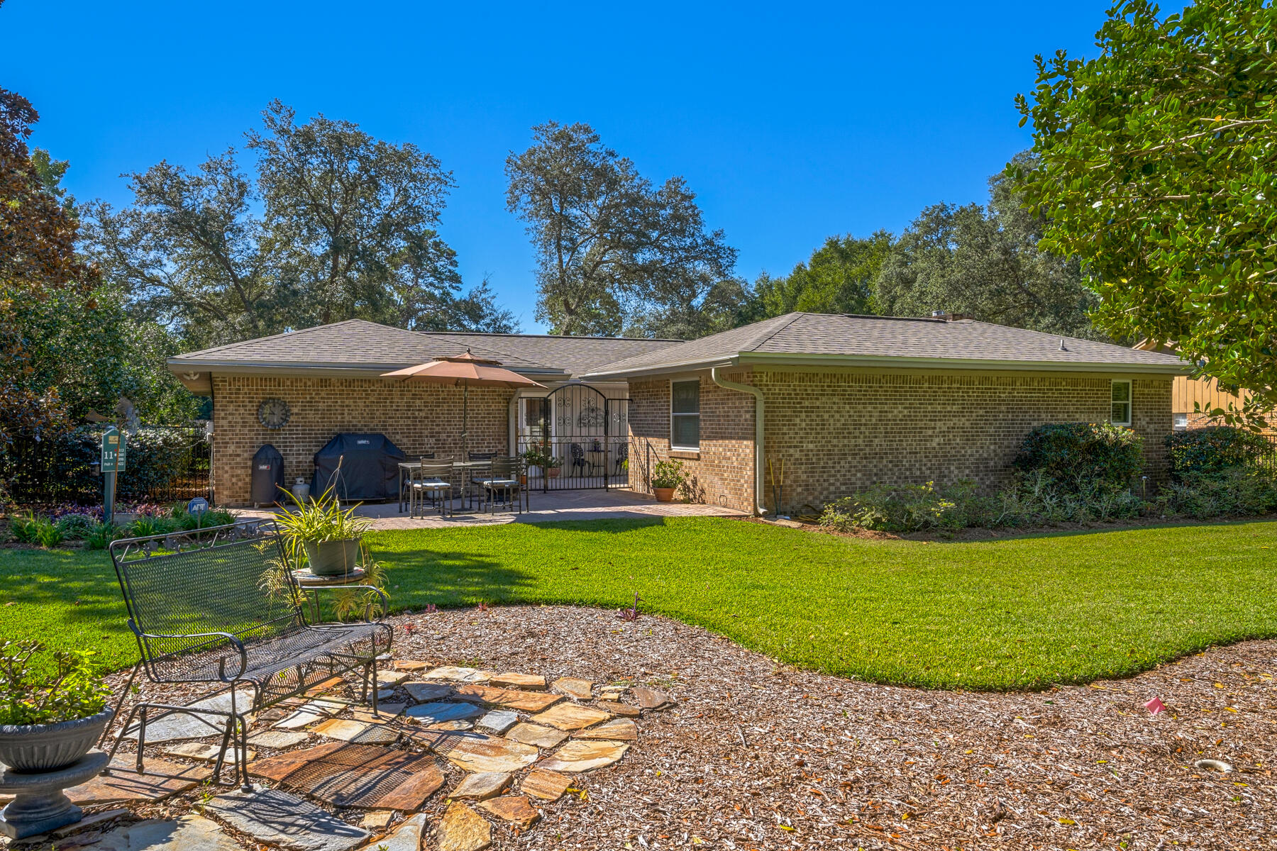 ROCKY BAYOU COUNTRY CLUB ESTATES 1 - Residential