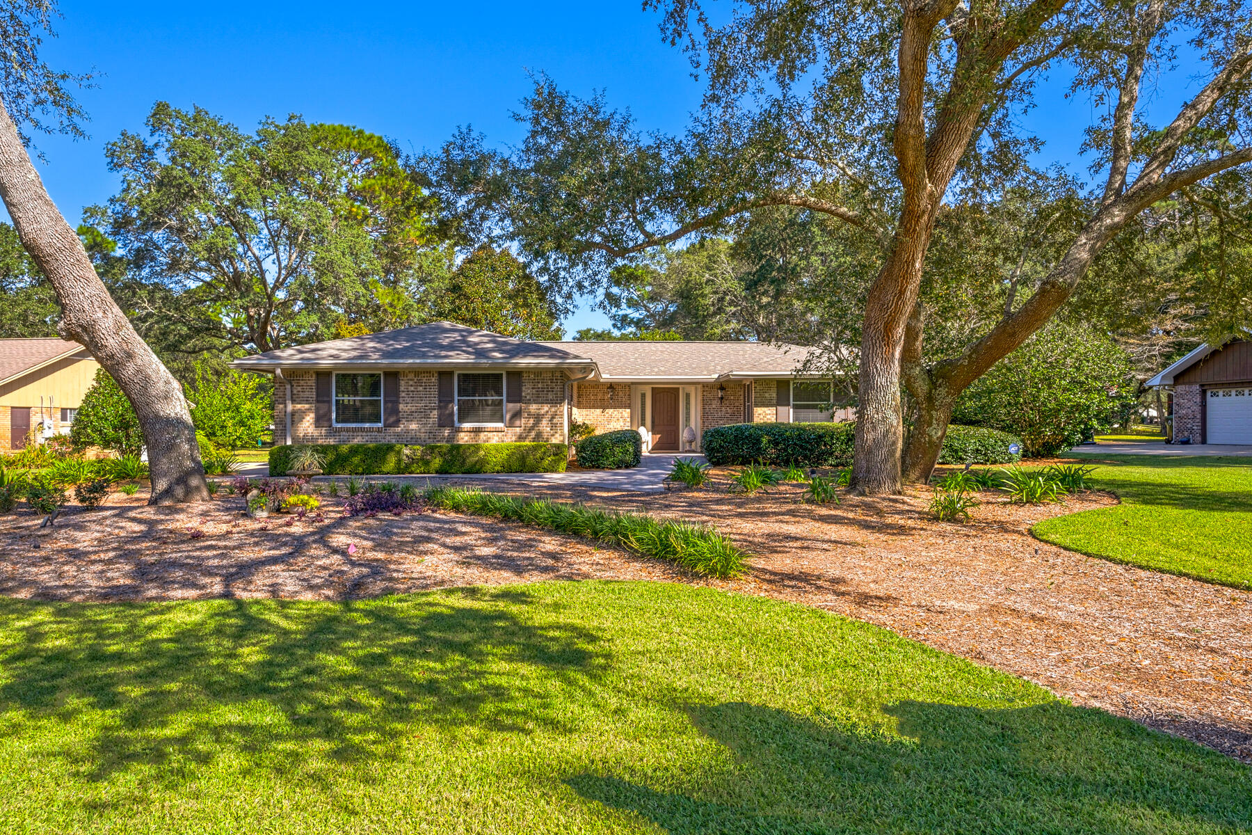 ROCKY BAYOU COUNTRY CLUB ESTATES 1 - Residential