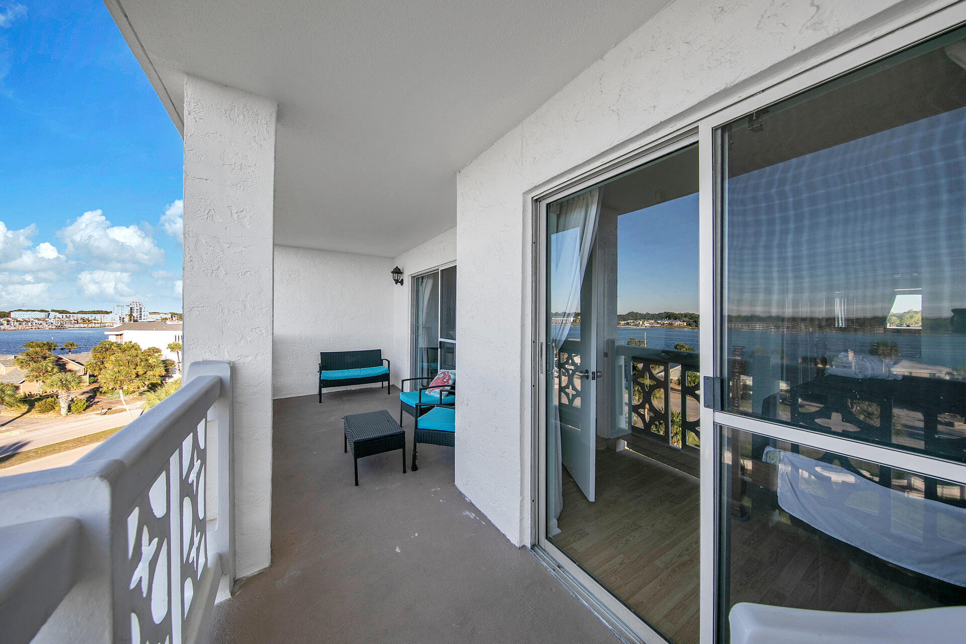 EL MATADOR CONDO - Residential