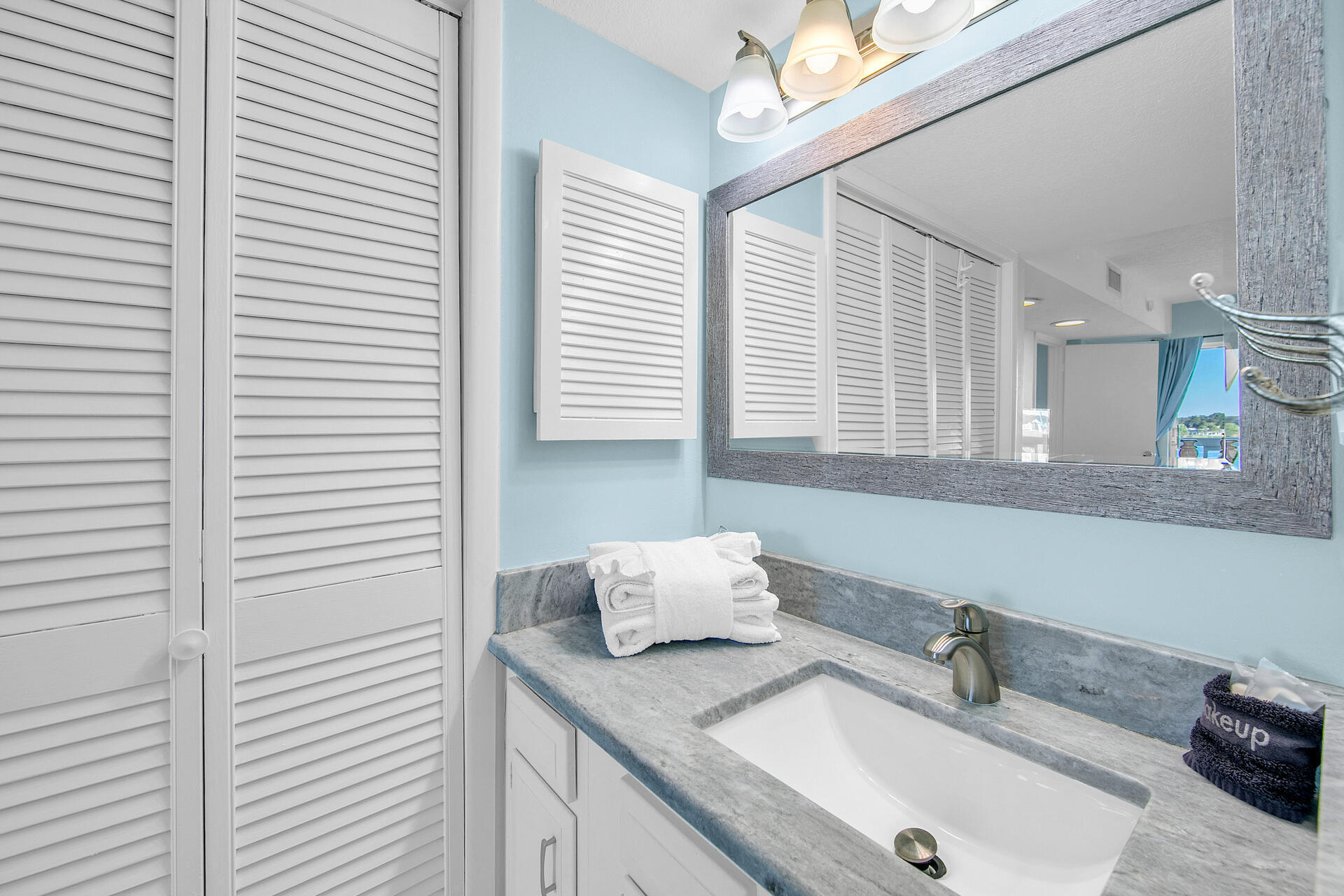 EL MATADOR CONDO - Residential