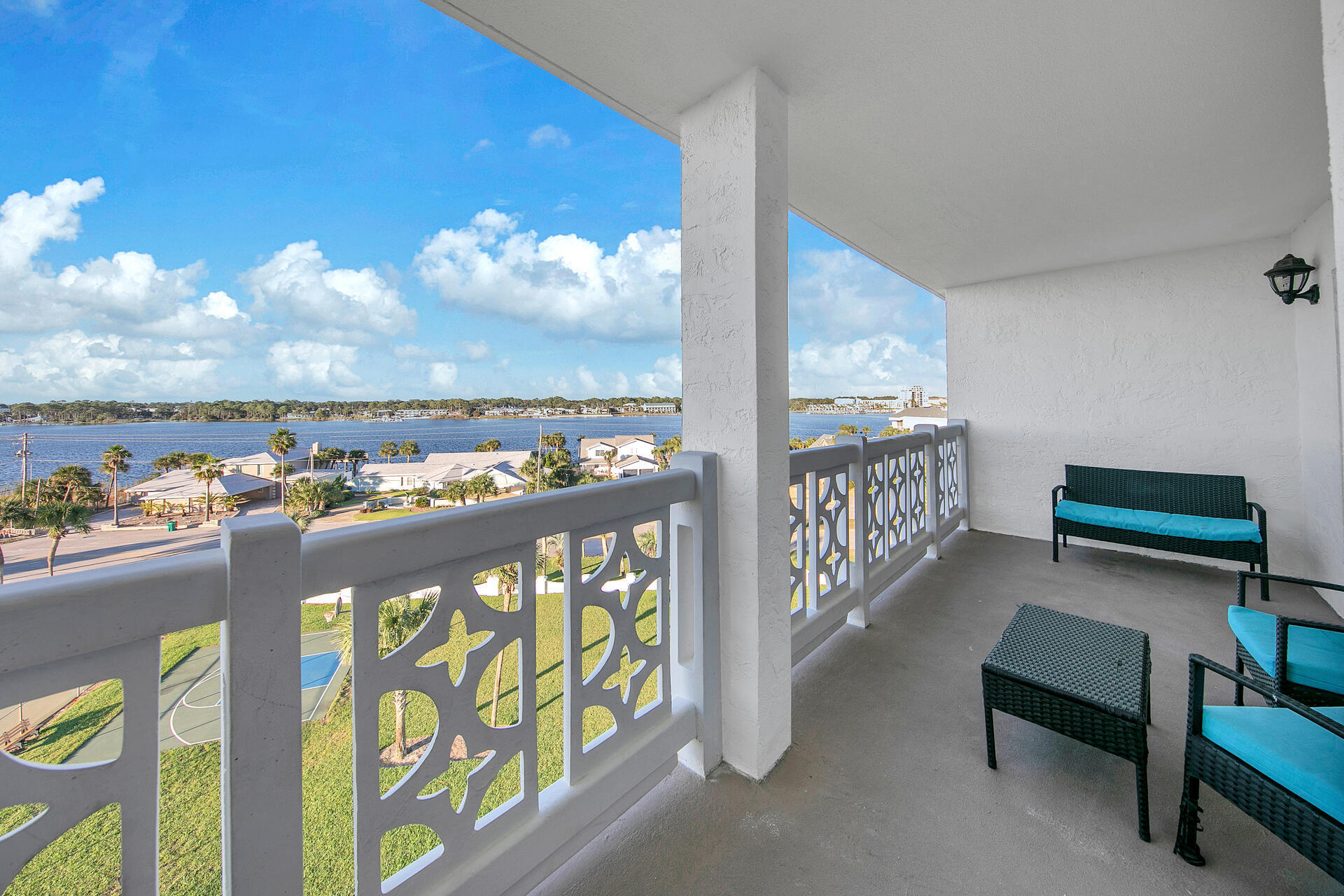 EL MATADOR CONDO - Residential