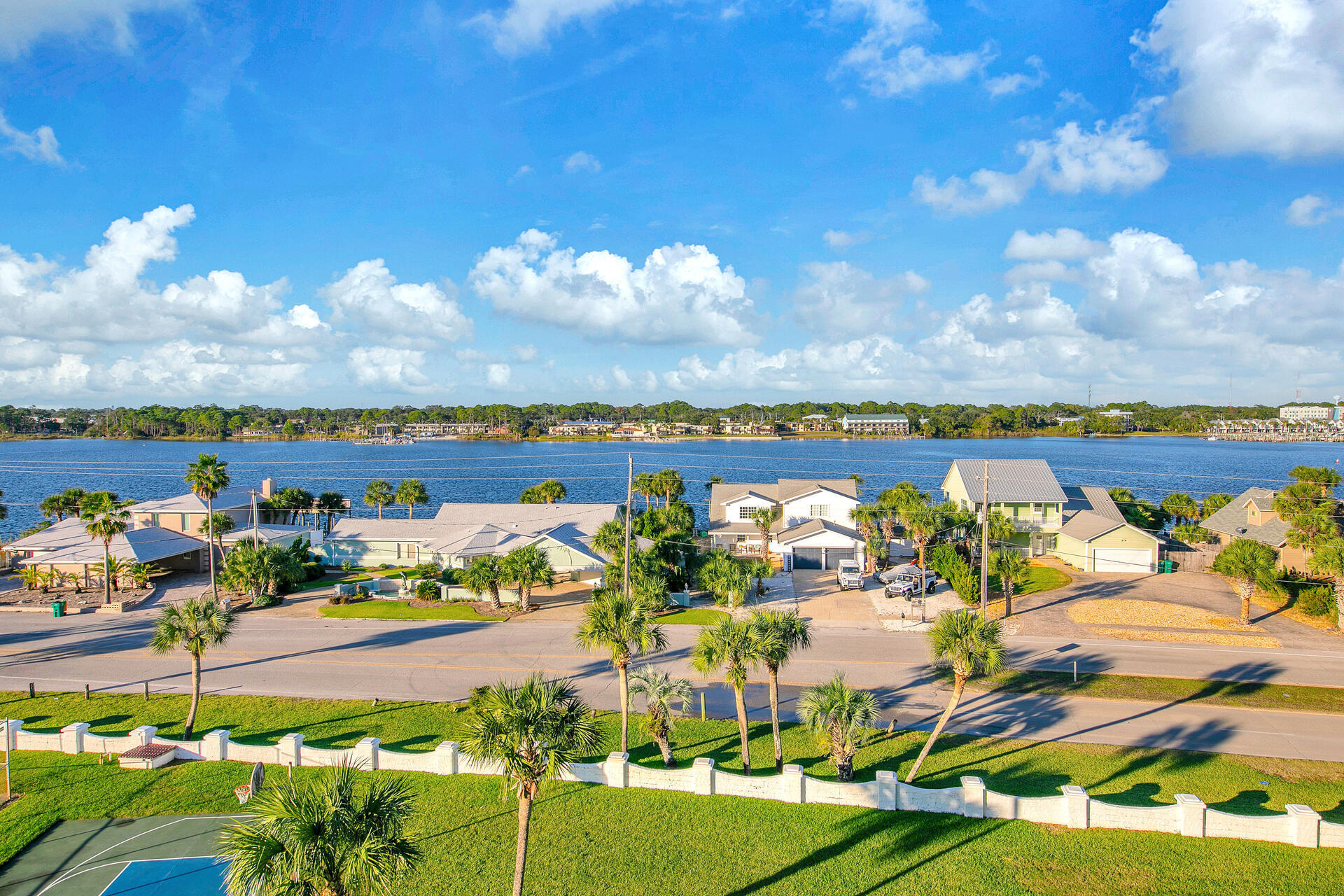 EL MATADOR CONDO - Residential