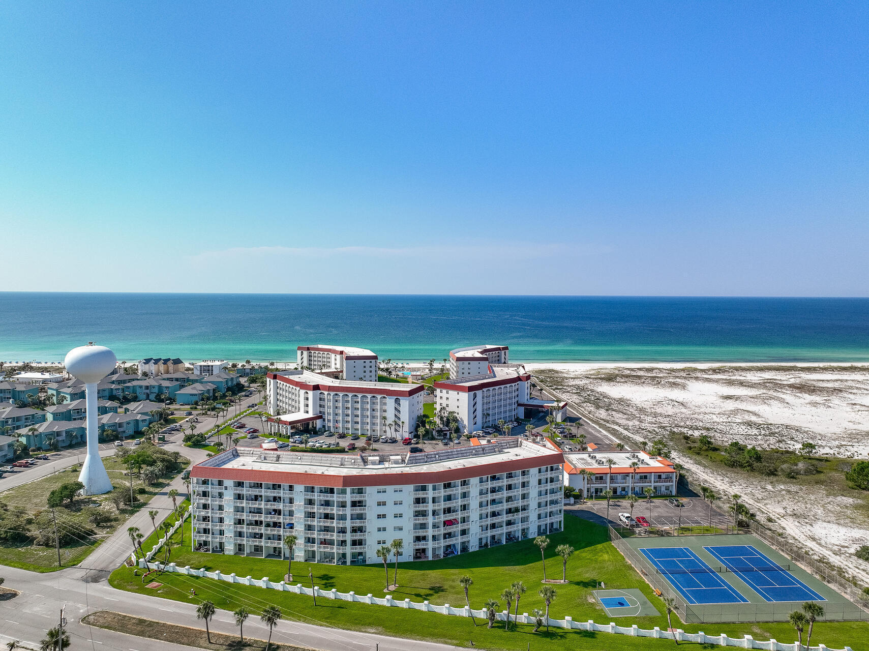 EL MATADOR CONDO - Residential