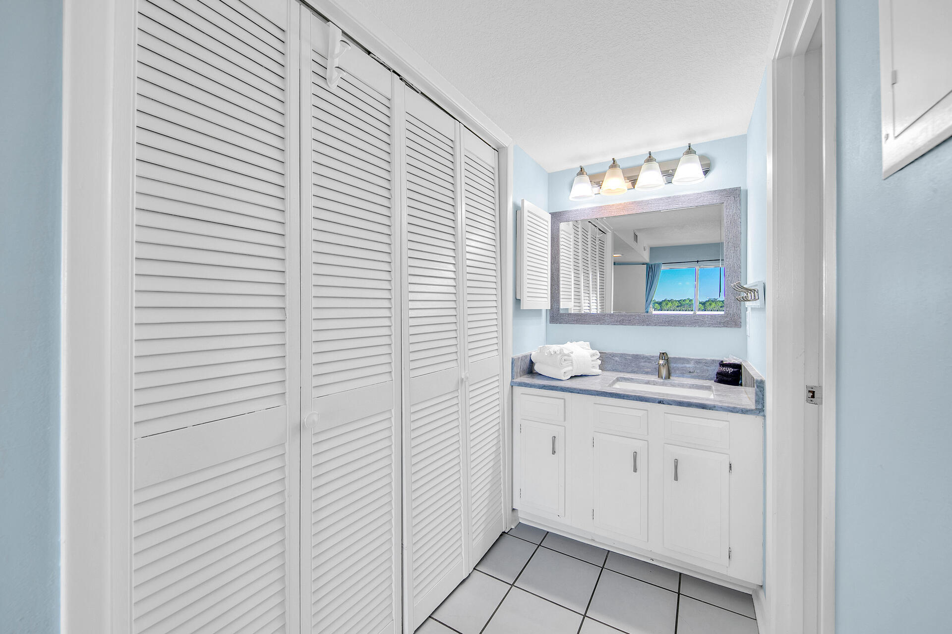 EL MATADOR CONDO - Residential