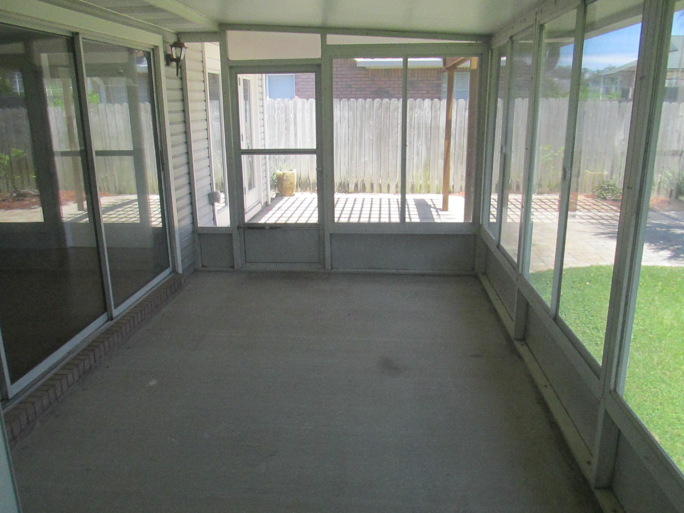 HARBOR BREEZE - Residential Lease