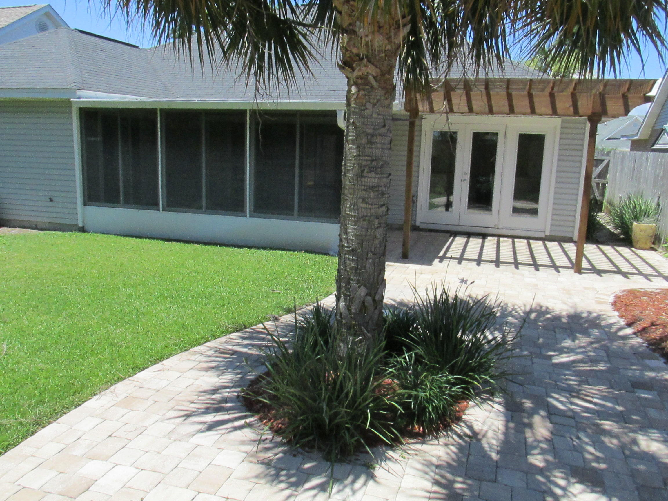 HARBOR BREEZE - Residential Lease