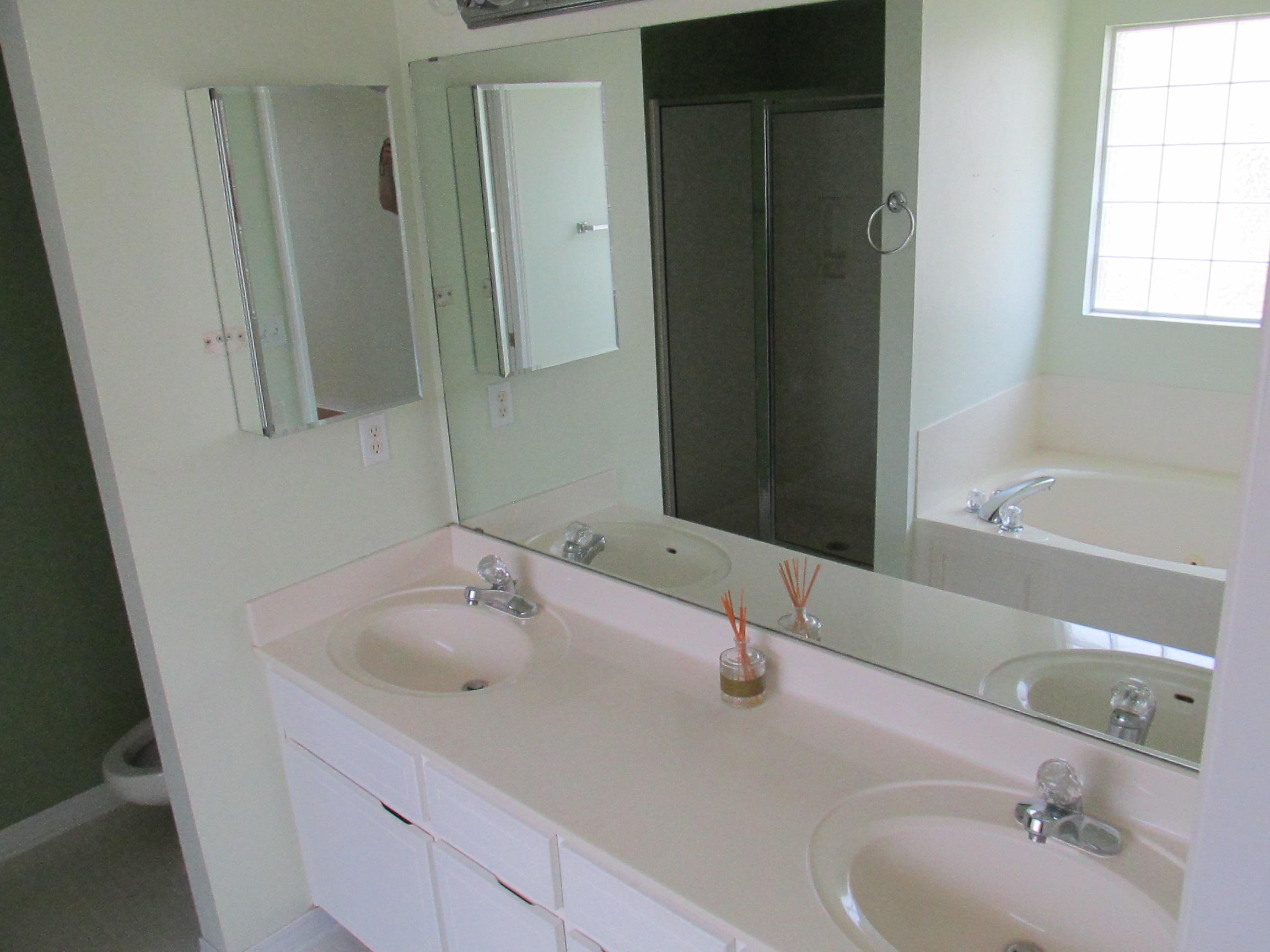 HARBOR BREEZE - Residential Lease