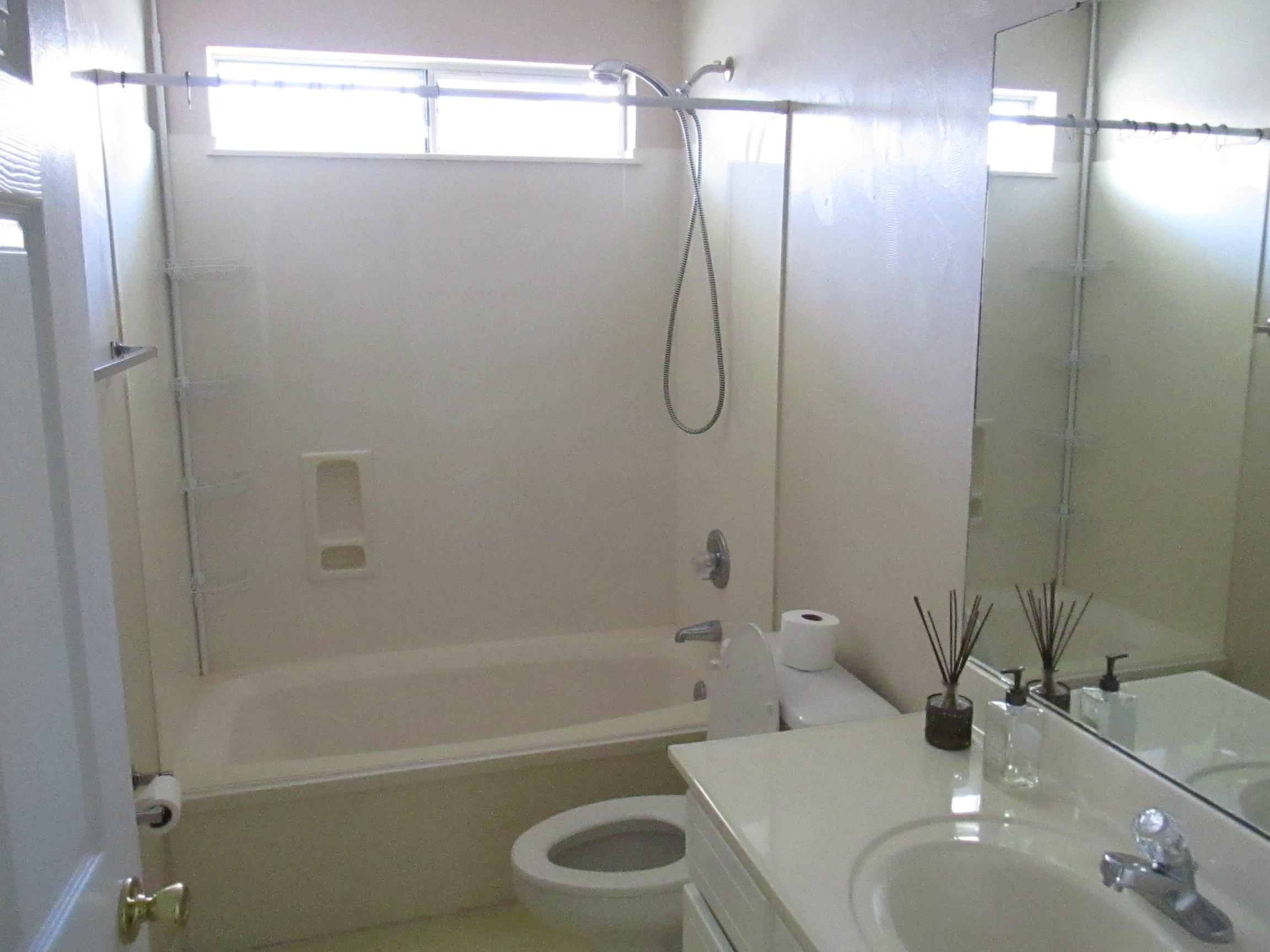 HARBOR BREEZE - Residential Lease