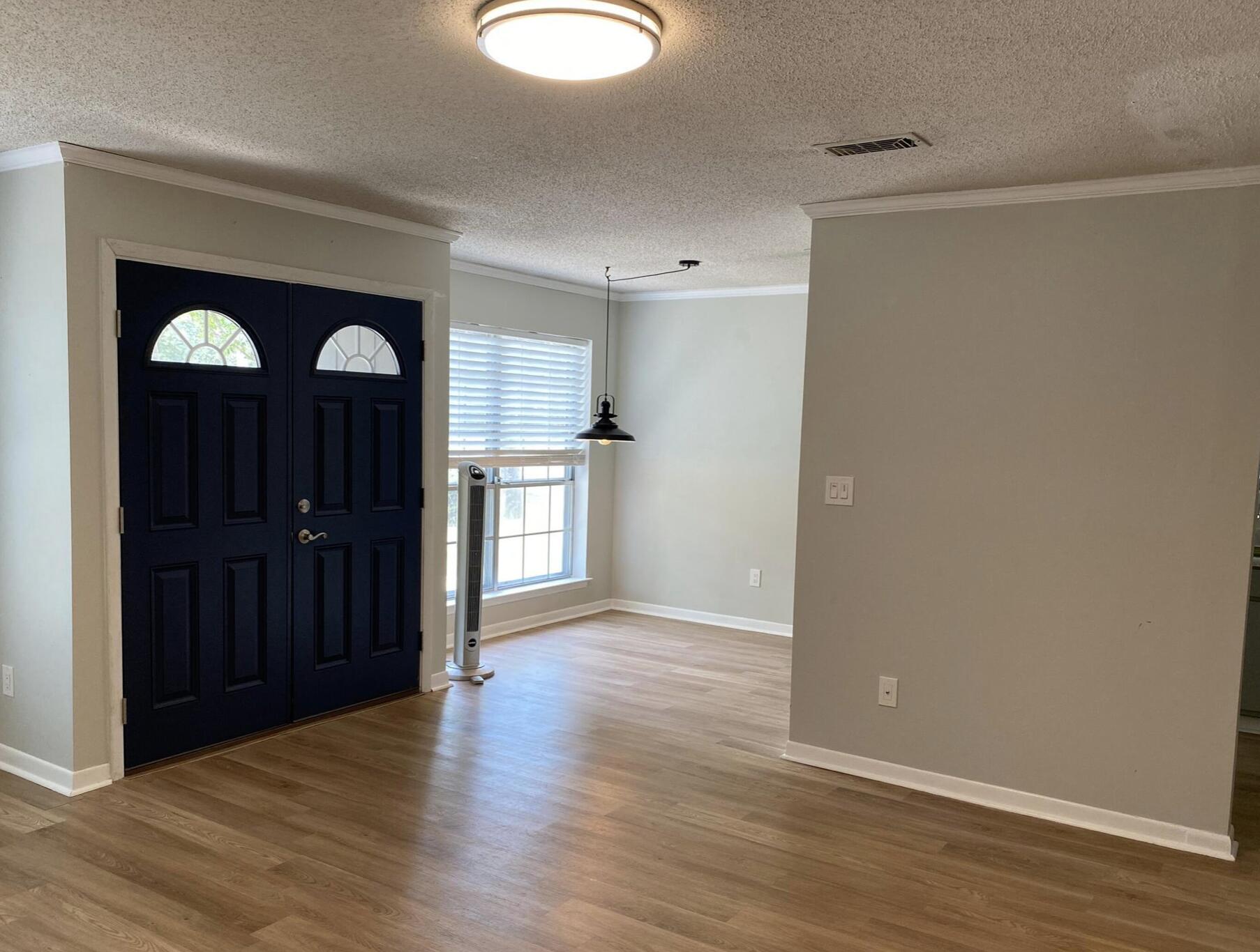 VALPARAISO PINECREST 6 - Residential