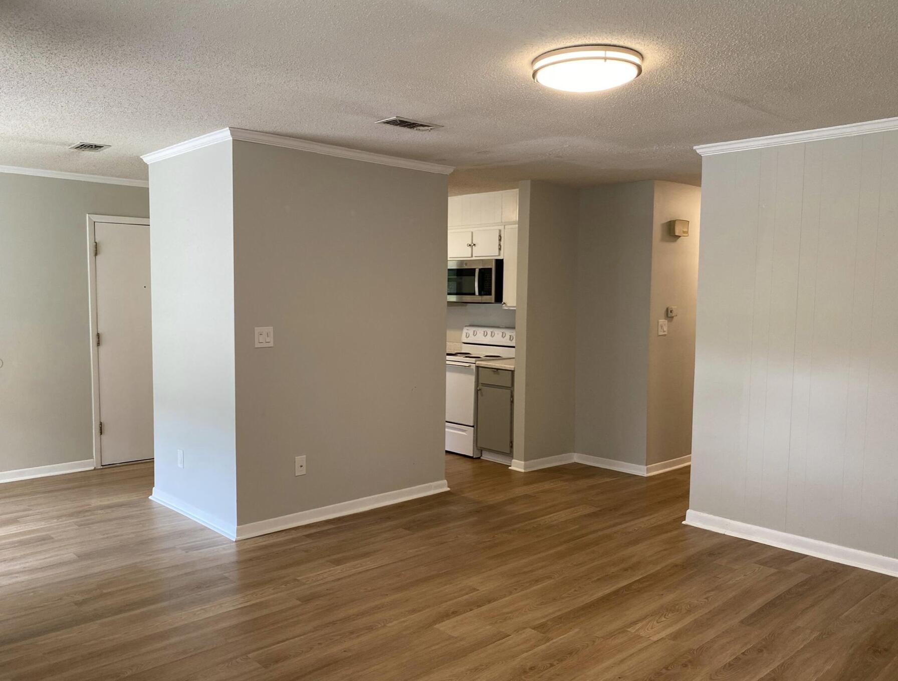 VALPARAISO PINECREST 6 - Residential