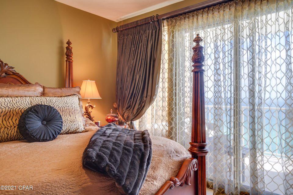 TREASURE ISLAND - Residential