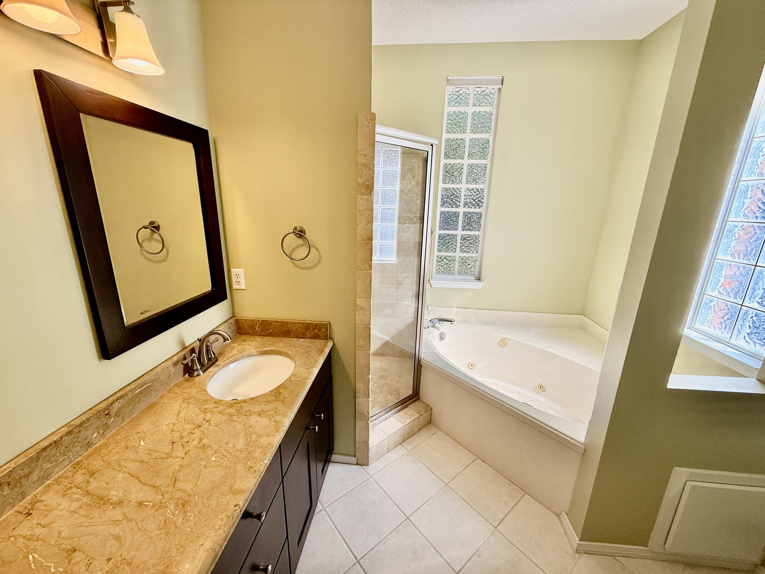 PARKWOOD COVE AT BLUEWATER BAY - Residential