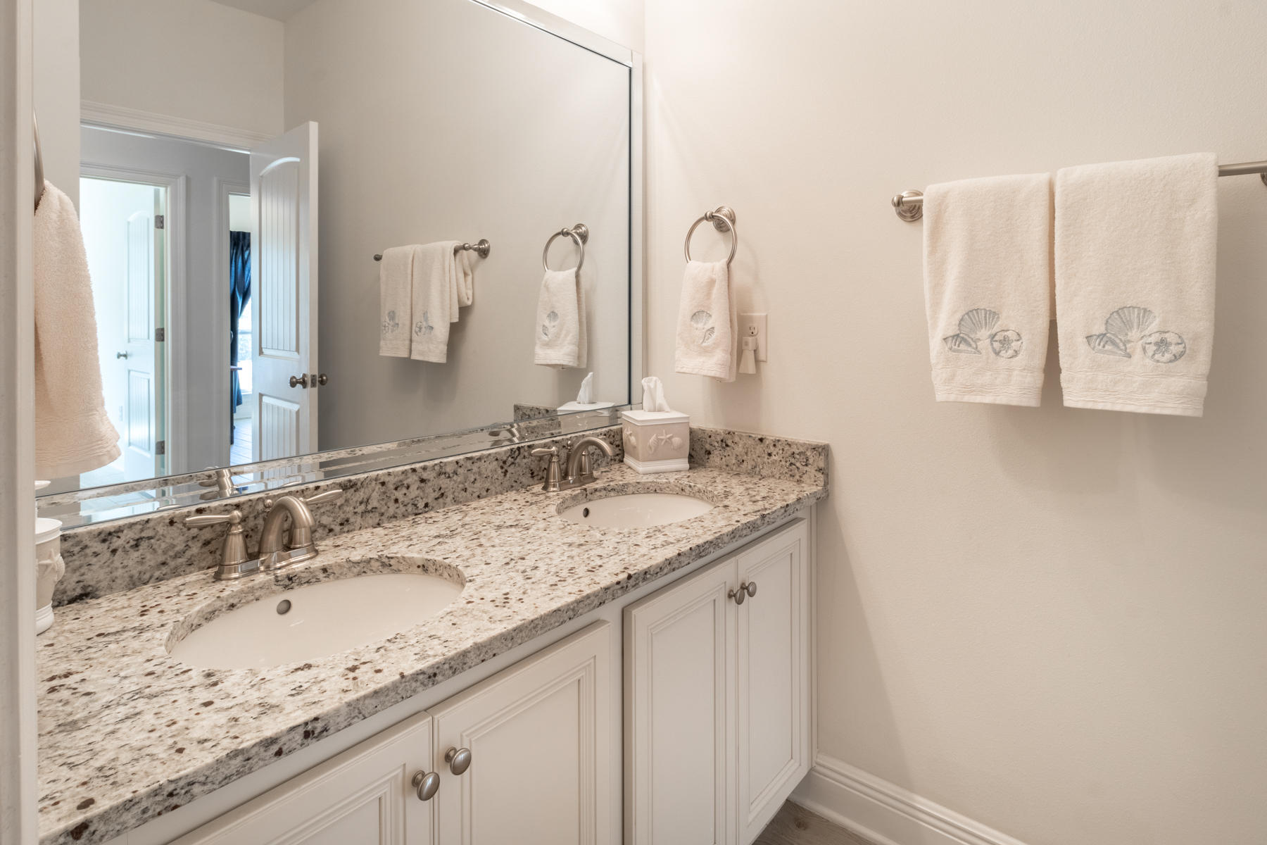 Mussett Bayou Manor - Residential