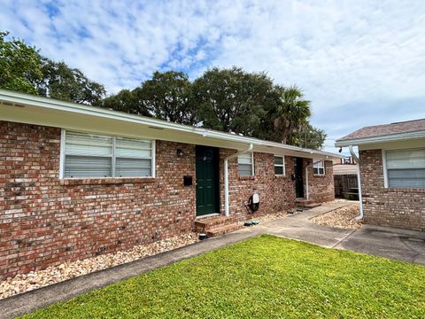 Photo of 715 Greenwood Street #J, Fort Walton Beach, FL 32547 (MLS # 986982)
