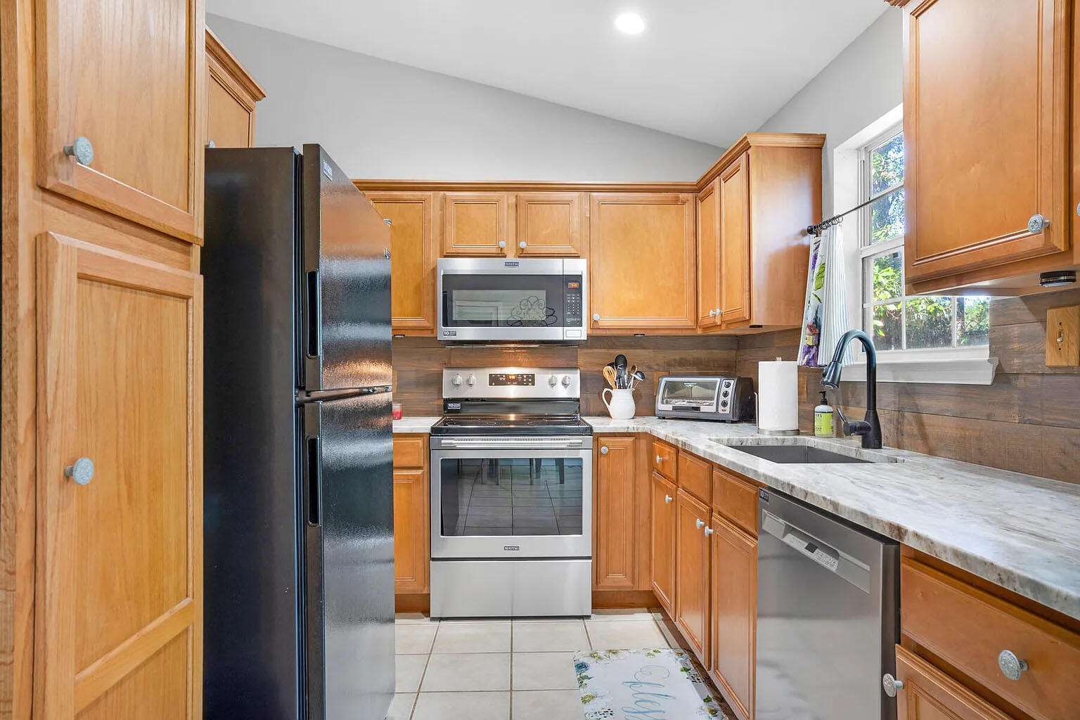 PALMETTO PLANTATION - Residential Lease