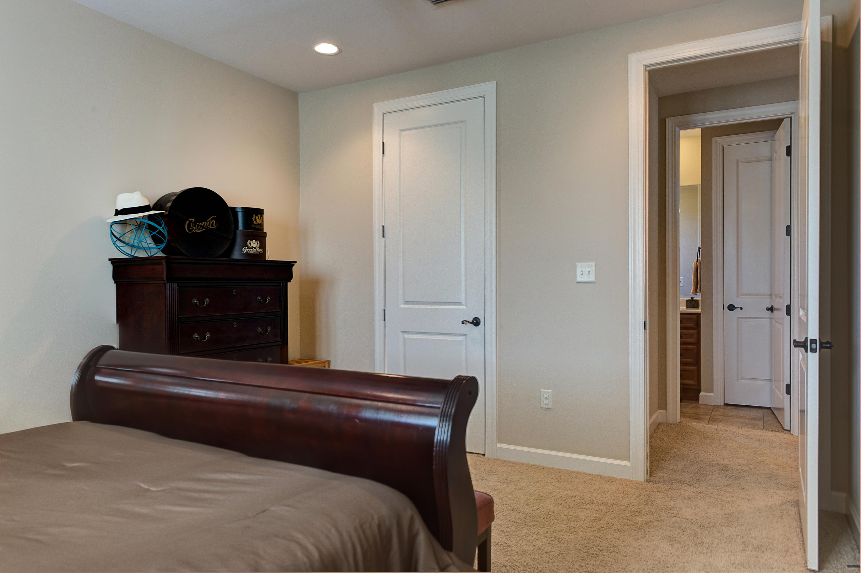 MARINA LANDING - Residential