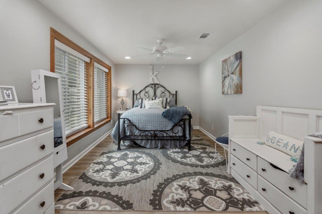 ELLIOTTS POINT 10TH ADDN - Residential