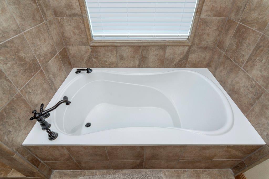 ELLIOTTS POINT 10TH ADDN - Residential