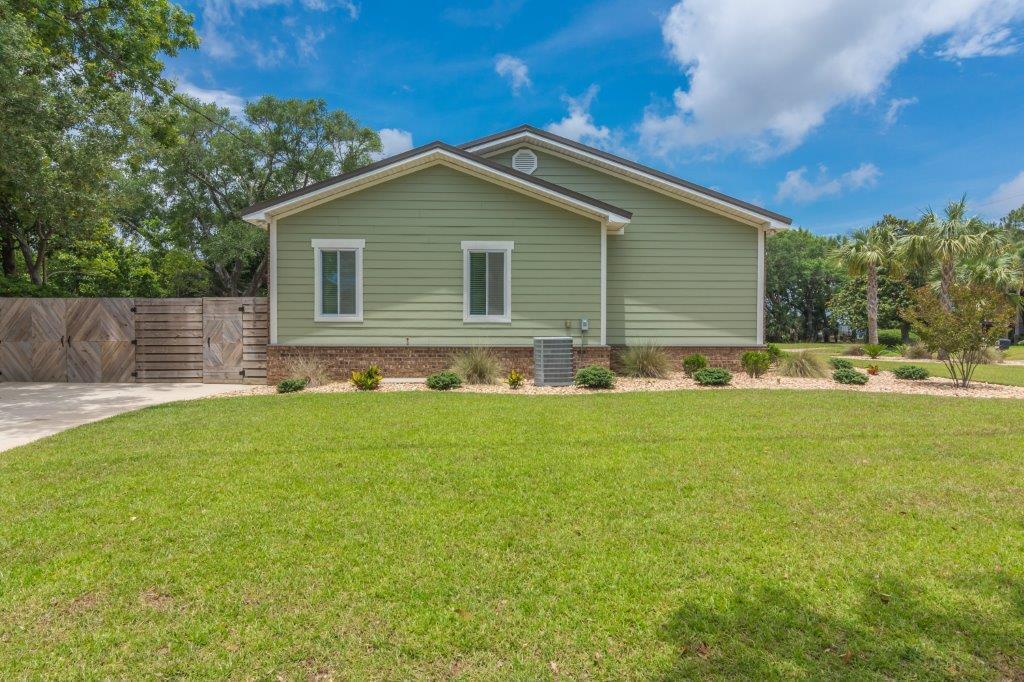 ELLIOTTS POINT 10TH ADDN - Residential