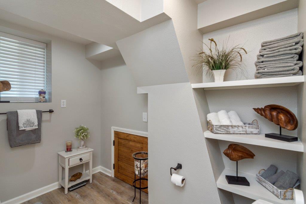 ELLIOTTS POINT 10TH ADDN - Residential