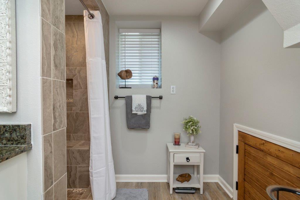 ELLIOTTS POINT 10TH ADDN - Residential