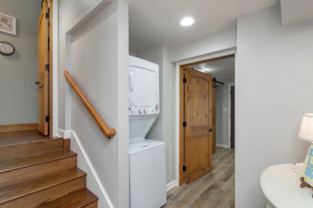 ELLIOTTS POINT 10TH ADDN - Residential