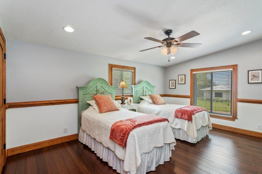 ELLIOTTS POINT 10TH ADDN - Residential