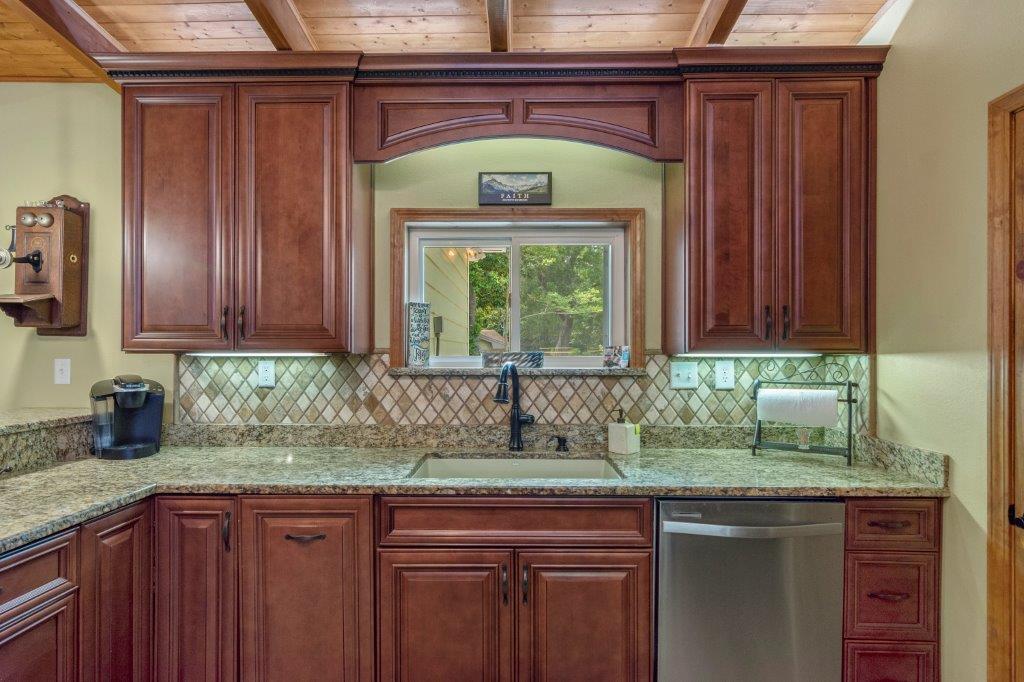 ELLIOTTS POINT 10TH ADDN - Residential