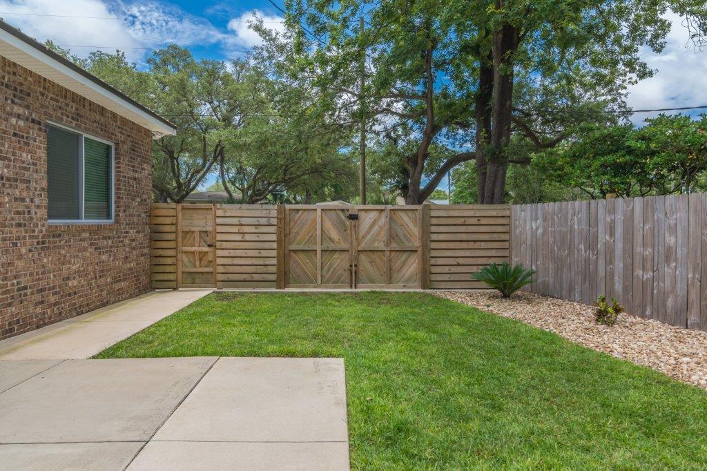 ELLIOTTS POINT 10TH ADDN - Residential