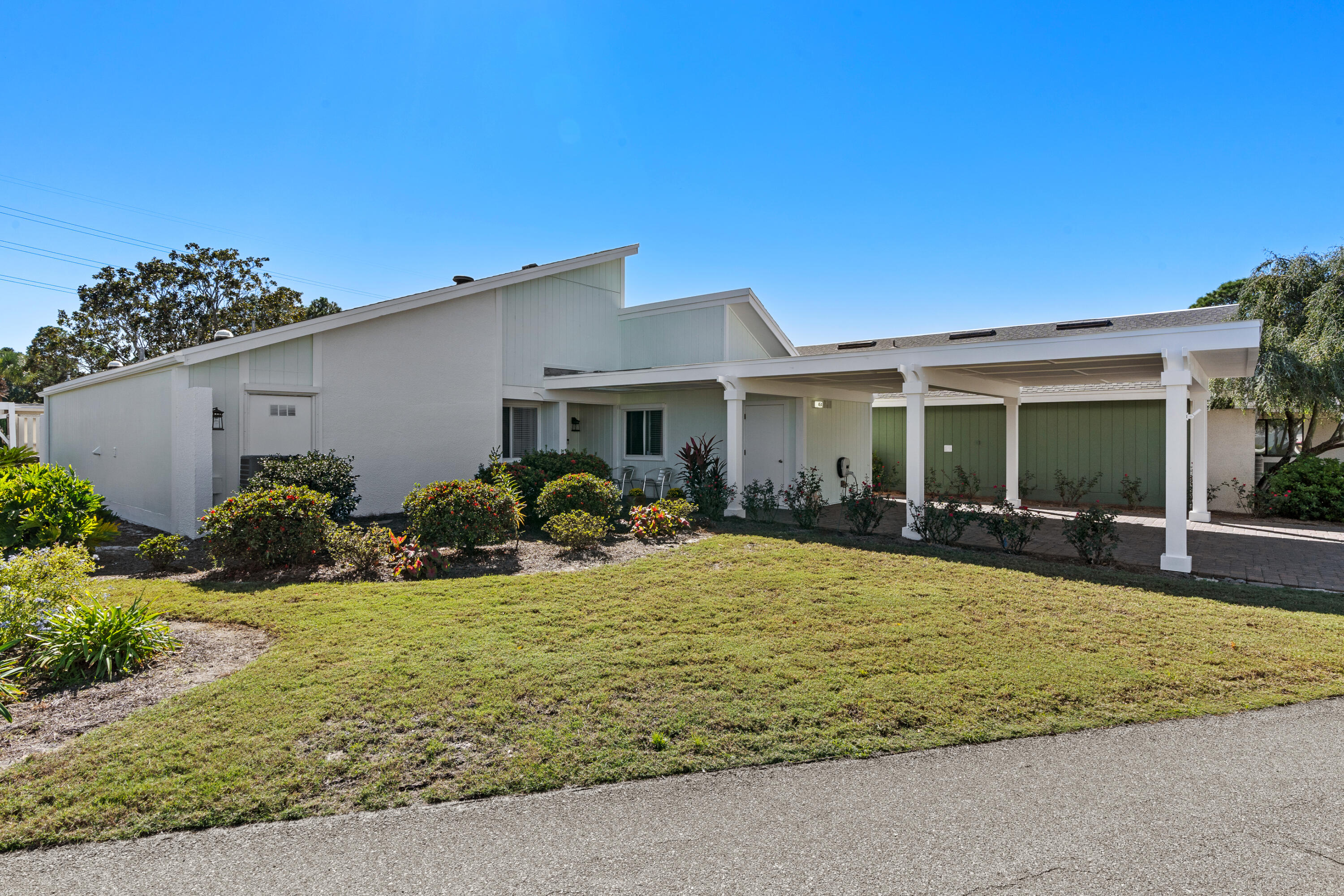 LINKSIDE VILLAGE UNIT 2 - Residential