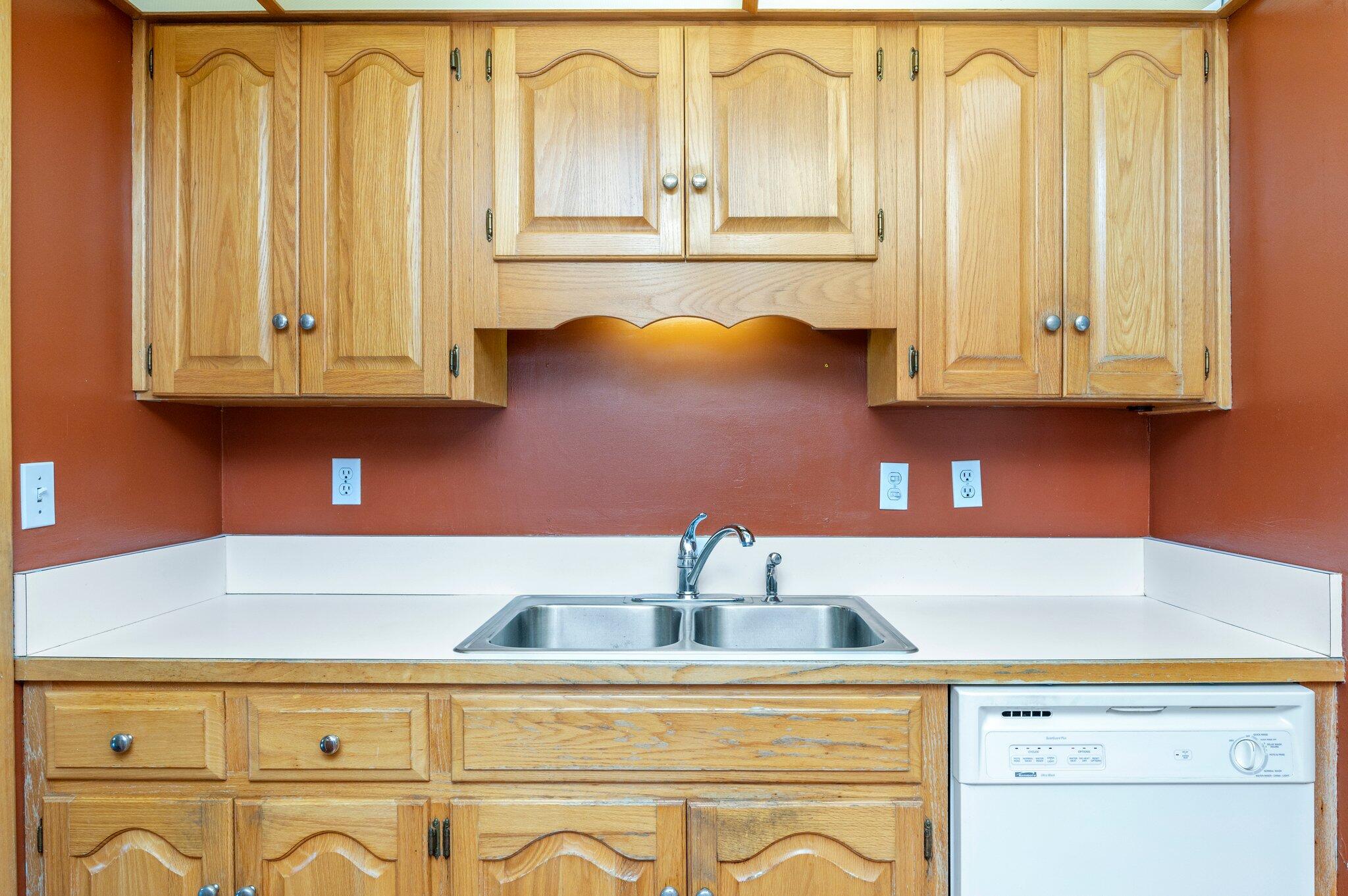 OAKLAND HEIGHTS LOT 28 BLK 5 - Residential