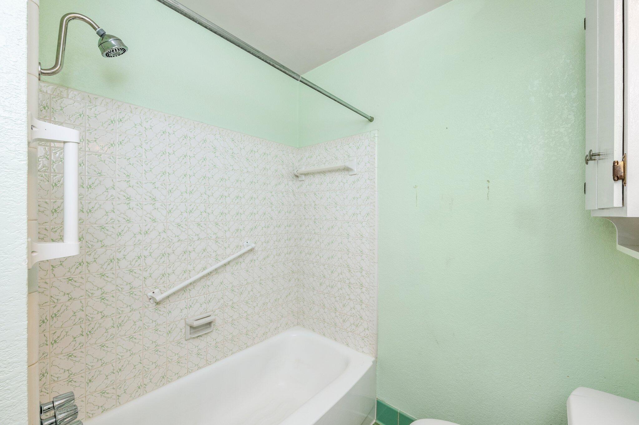 OAKLAND HEIGHTS LOT 28 BLK 5 - Residential