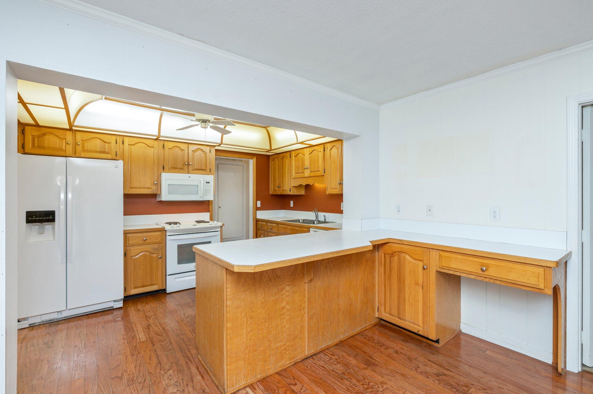 OAKLAND HEIGHTS LOT 28 BLK 5 - Residential