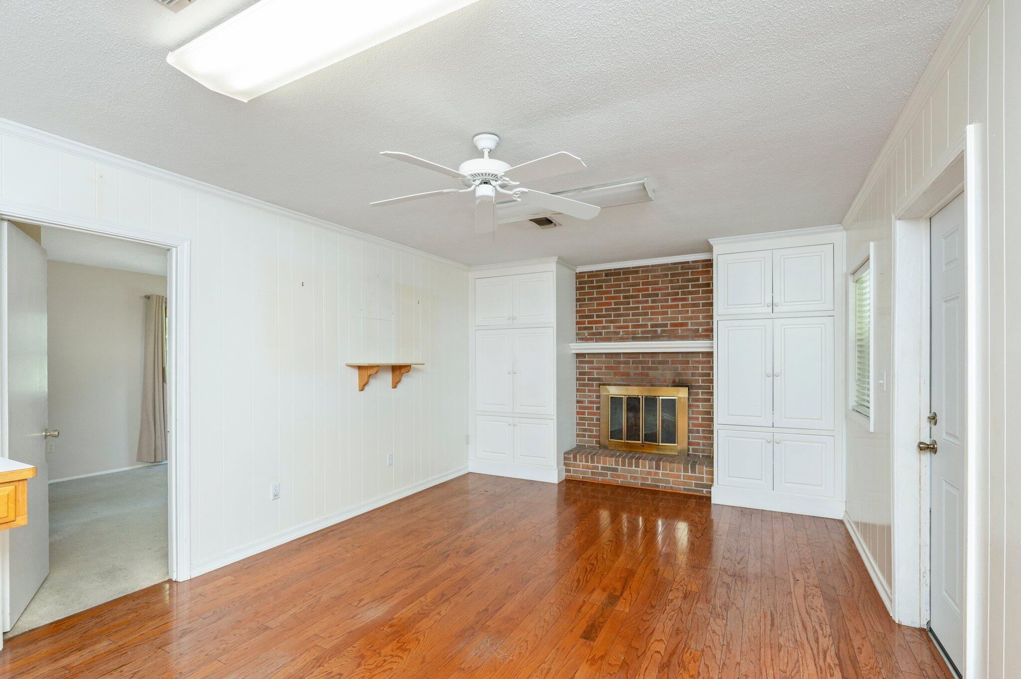 OAKLAND HEIGHTS LOT 28 BLK 5 - Residential