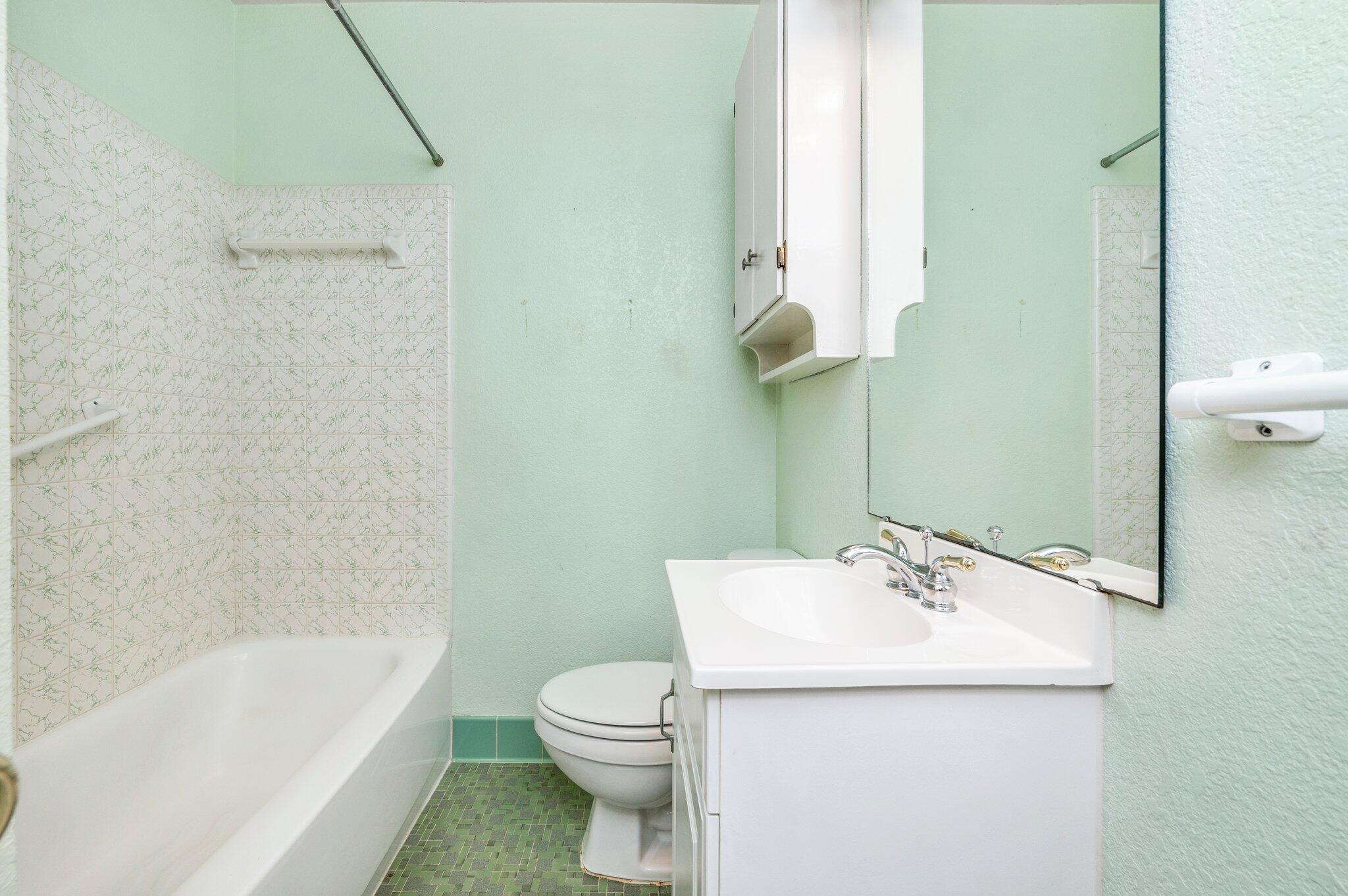 OAKLAND HEIGHTS LOT 28 BLK 5 - Residential