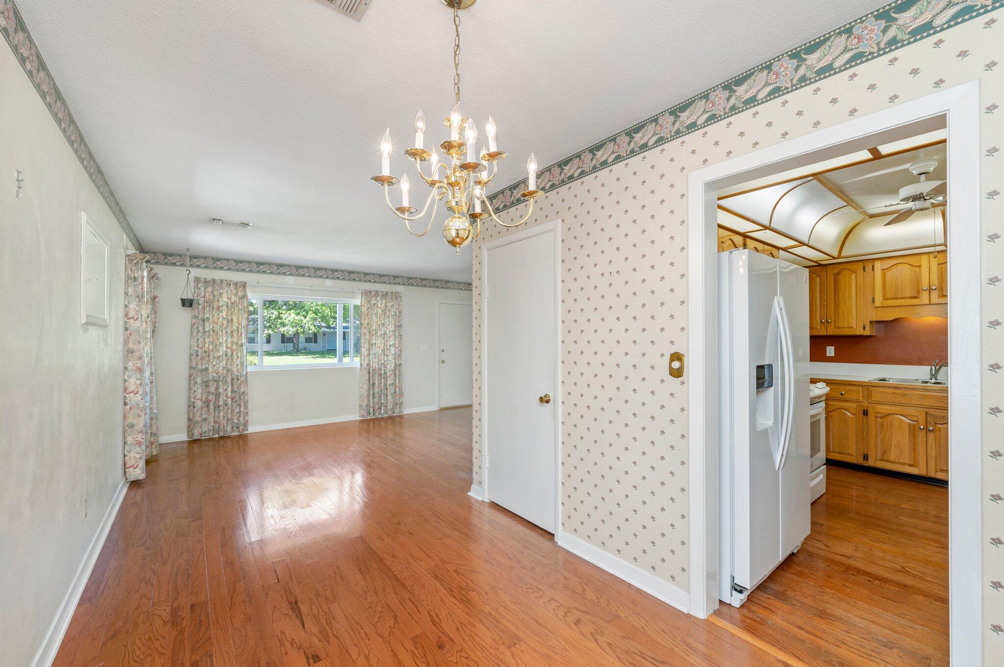 OAKLAND HEIGHTS LOT 28 BLK 5 - Residential