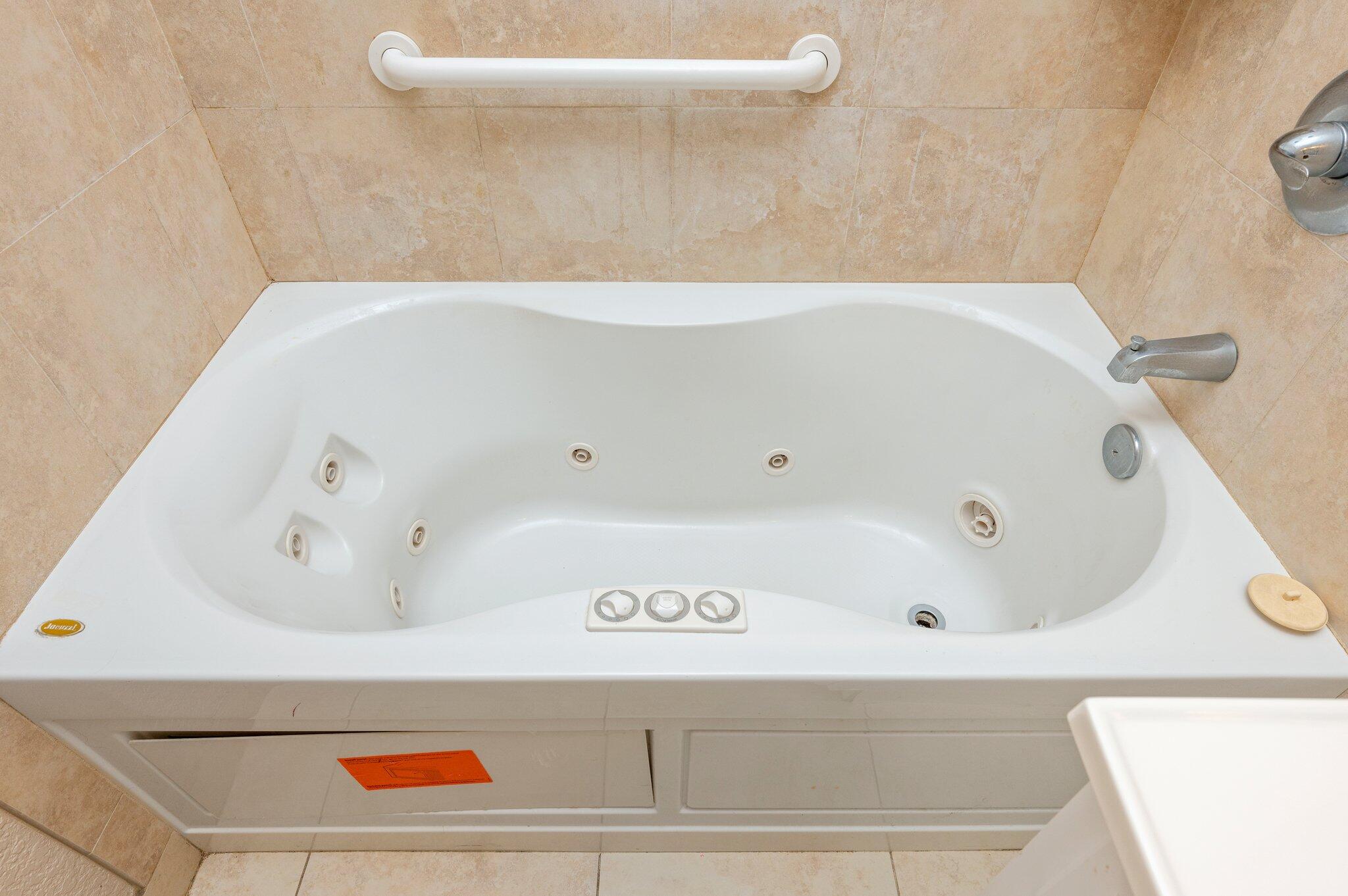 OAKLAND HEIGHTS LOT 28 BLK 5 - Residential