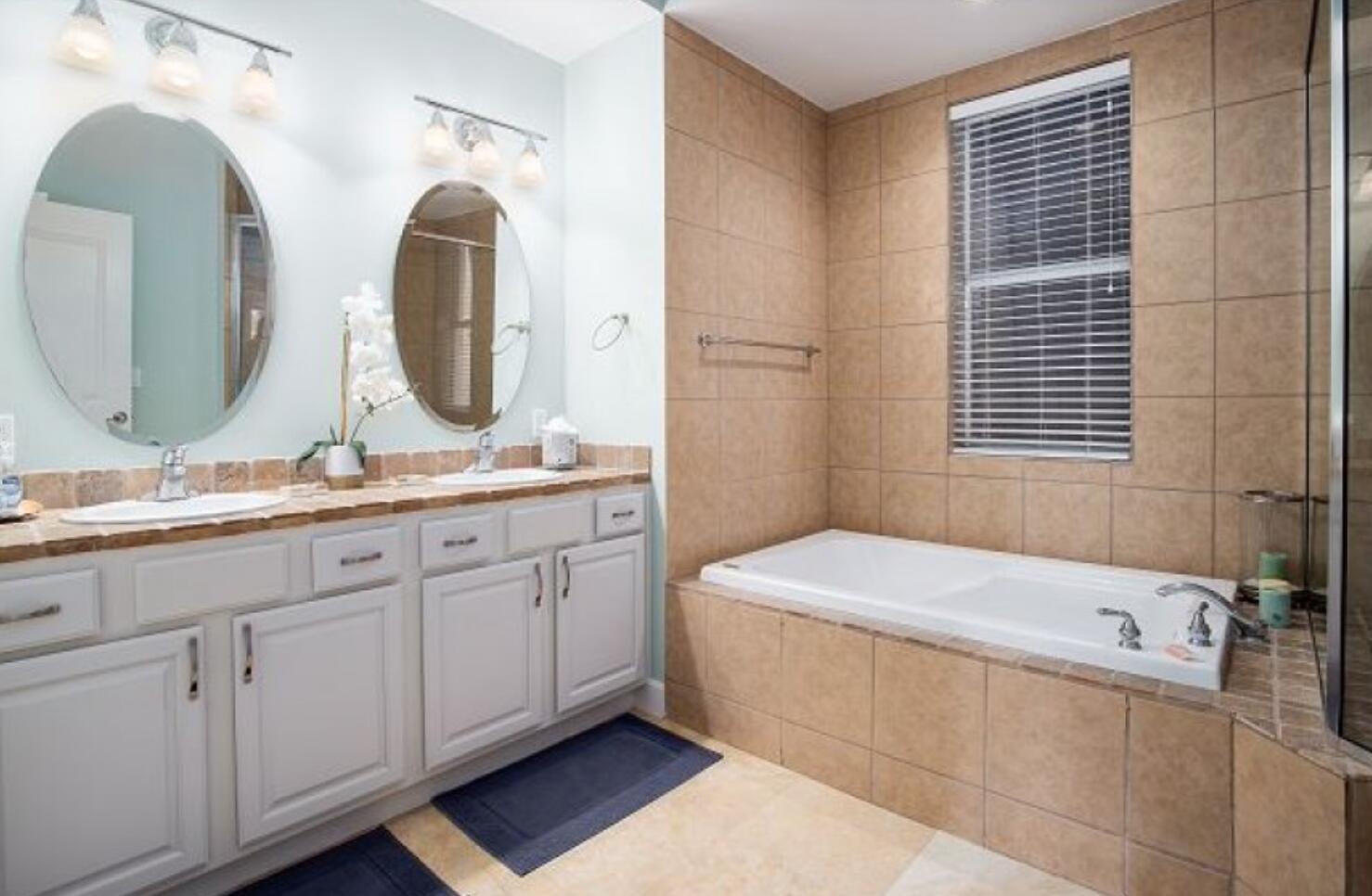 PINE RIDGE VILLAS - Residential