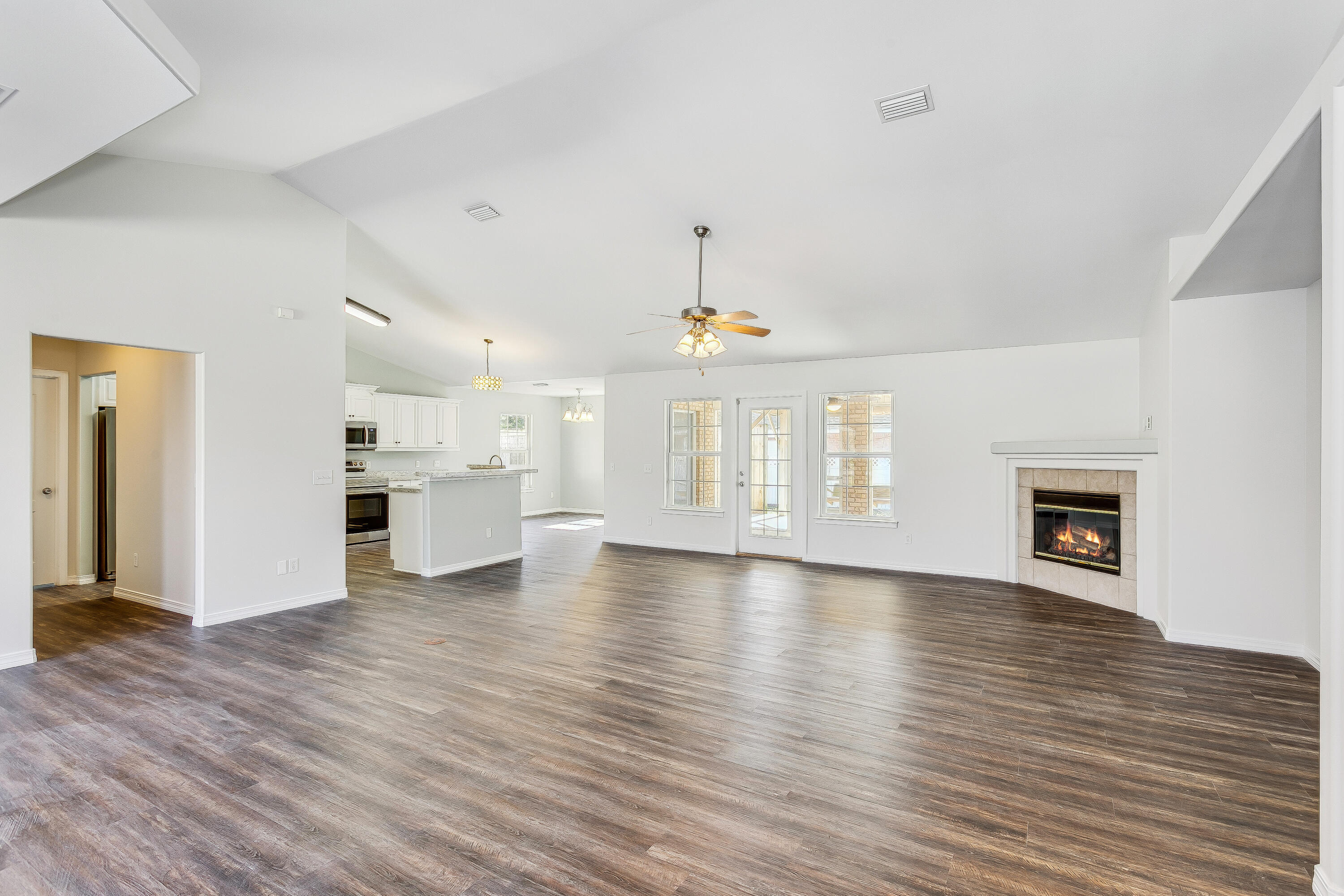 QUAYSIDE VILLAGE PH III - Residential