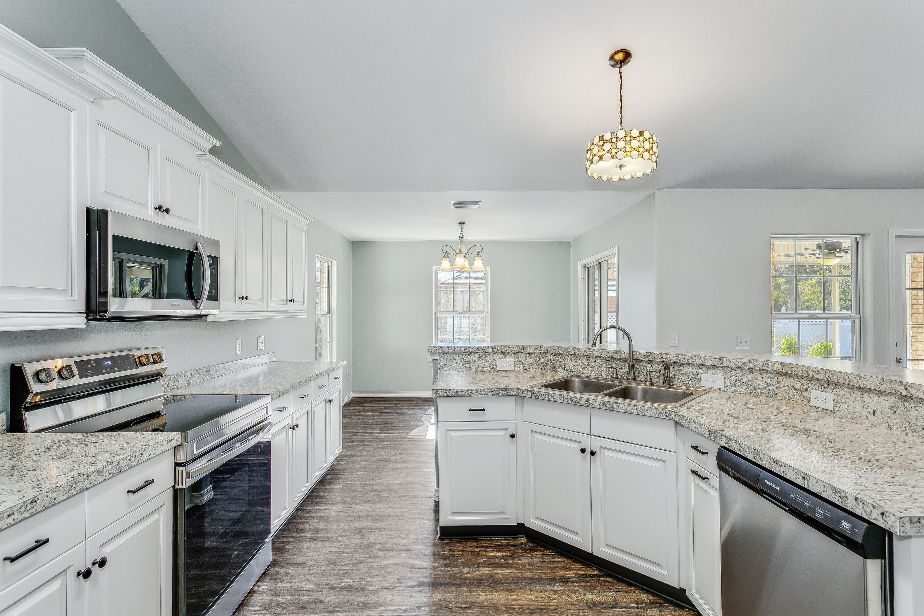 QUAYSIDE VILLAGE PH III - Residential