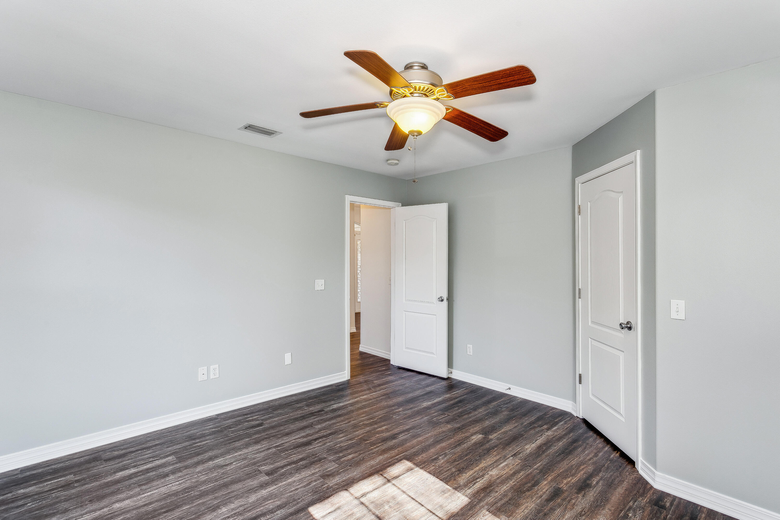 QUAYSIDE VILLAGE PH III - Residential