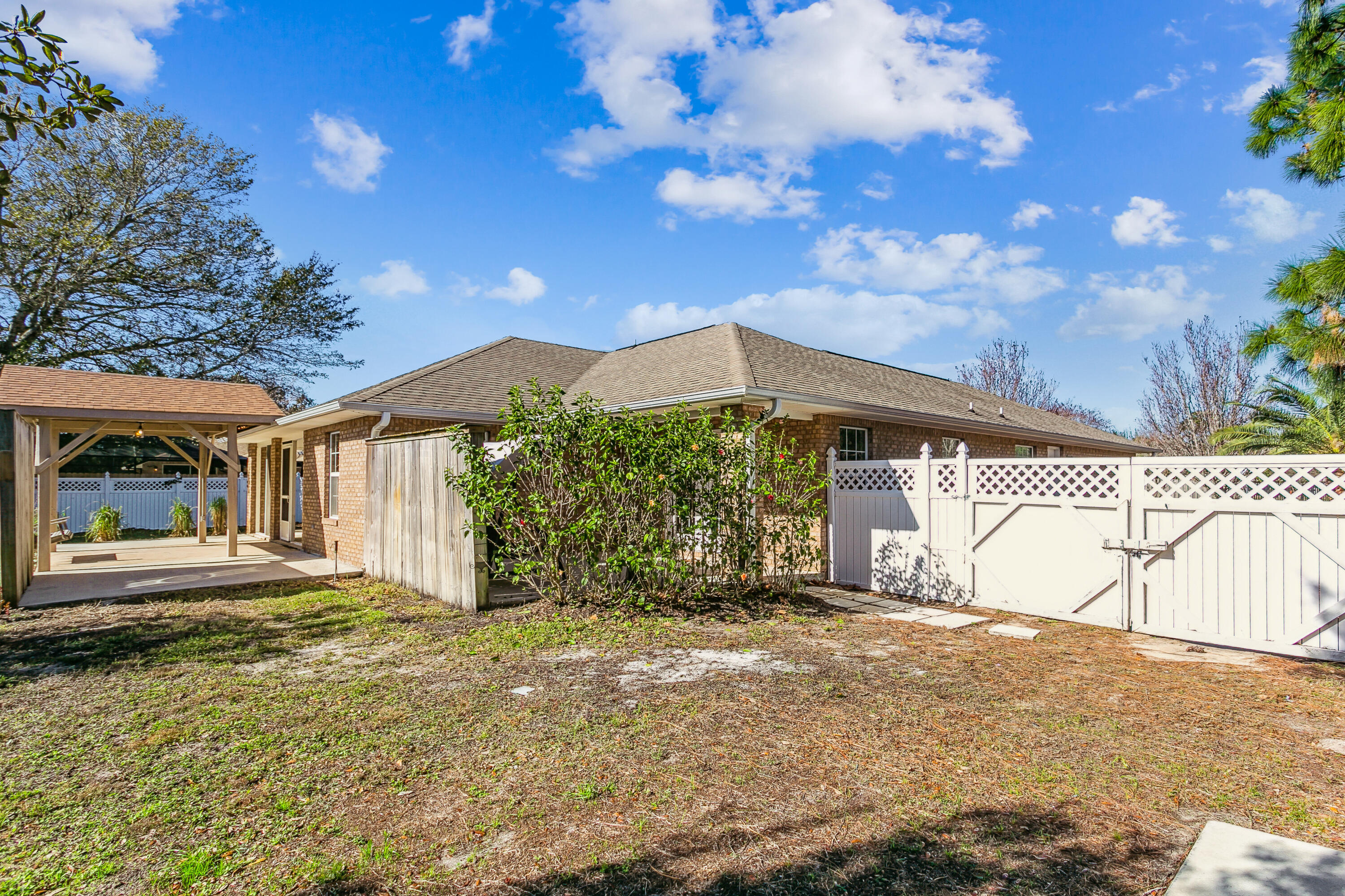 QUAYSIDE VILLAGE PH III - Residential